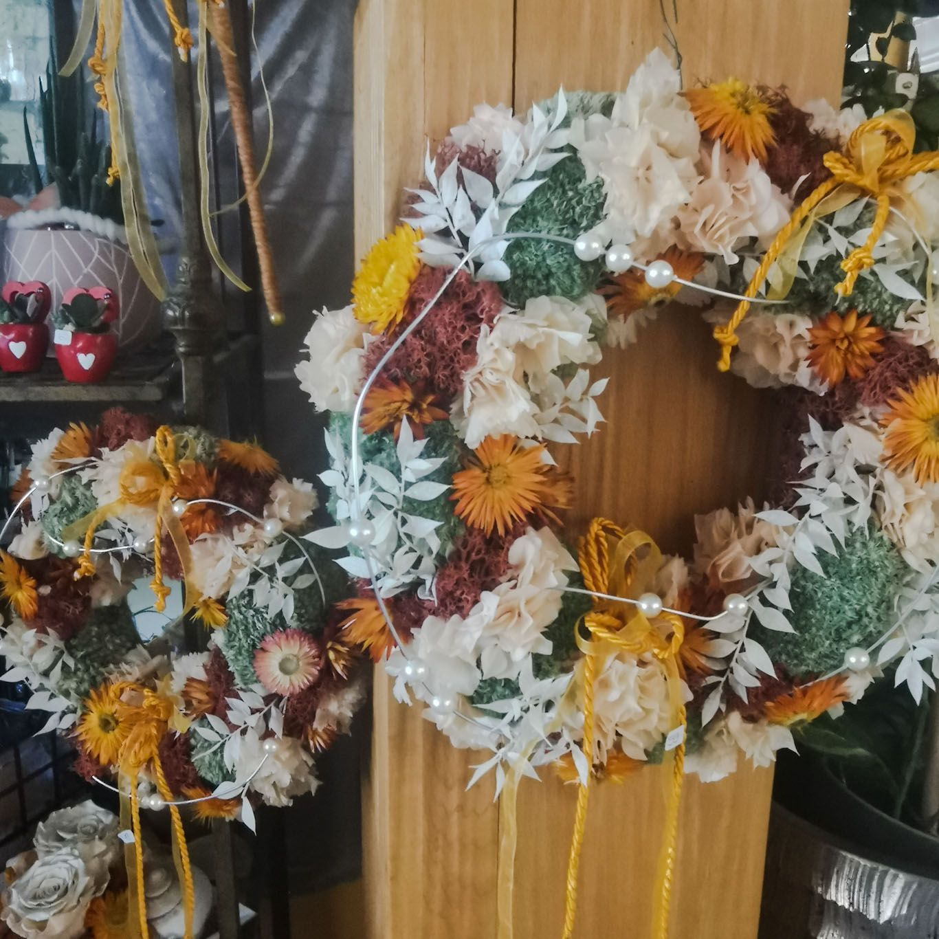 Grabschmuck mit Schleife