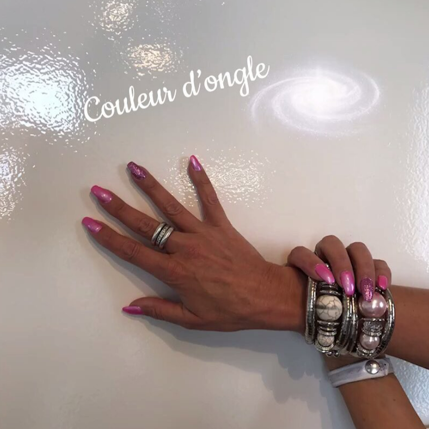 Pose d'ongles