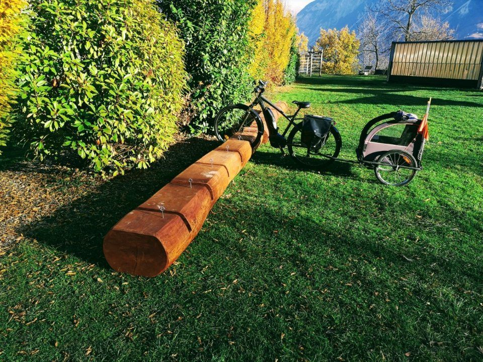 outils de jardin en bois