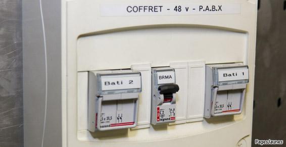 Artisans Bernard et Sylvestre à Paris 75014 - Coffret, disjoncteur