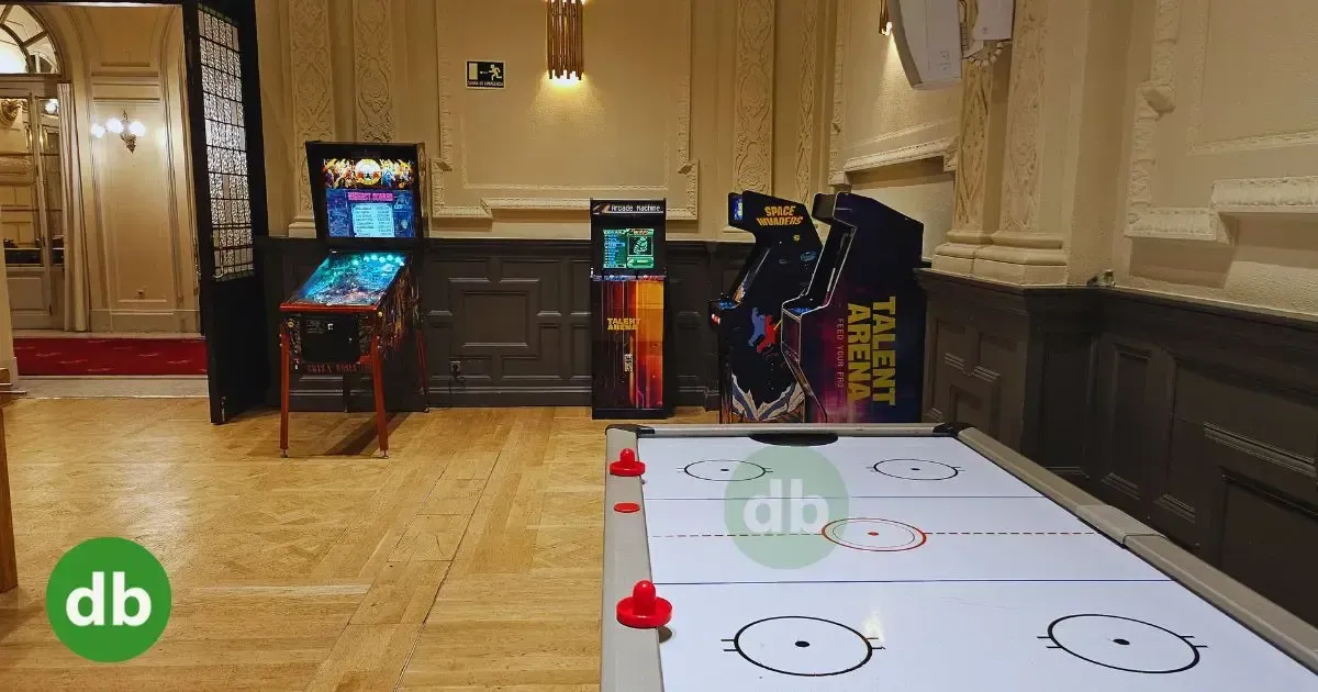Alquiler de Air hockey, máquinas arcade y Pinballs premium para stands en Barcelona