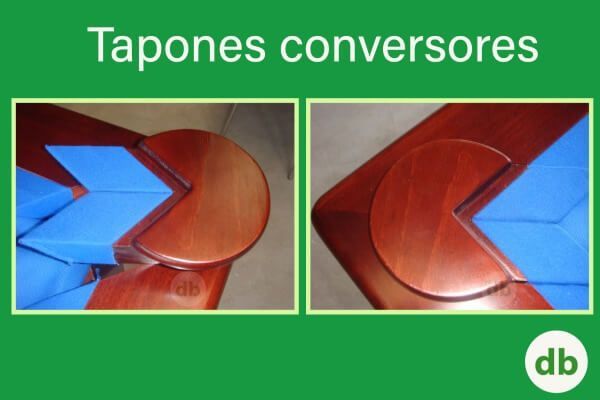 Dos esquinas de mesa de madera, una de ellas con inserciones triangulares azules, que muestran 