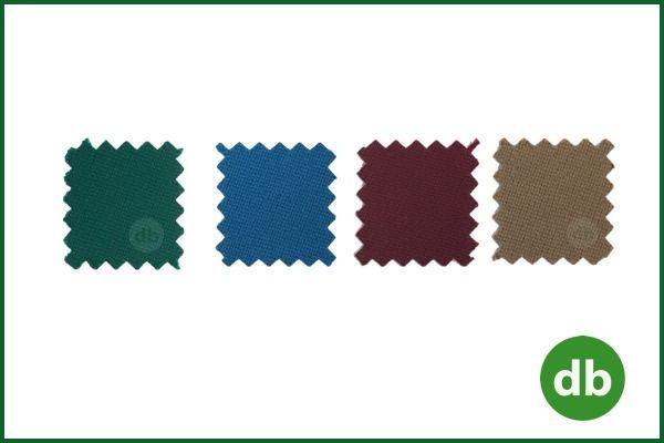 Cuatro muestras de tela en tonos verde, azul, burdeos y marrón, dispuestas horizontalmente.