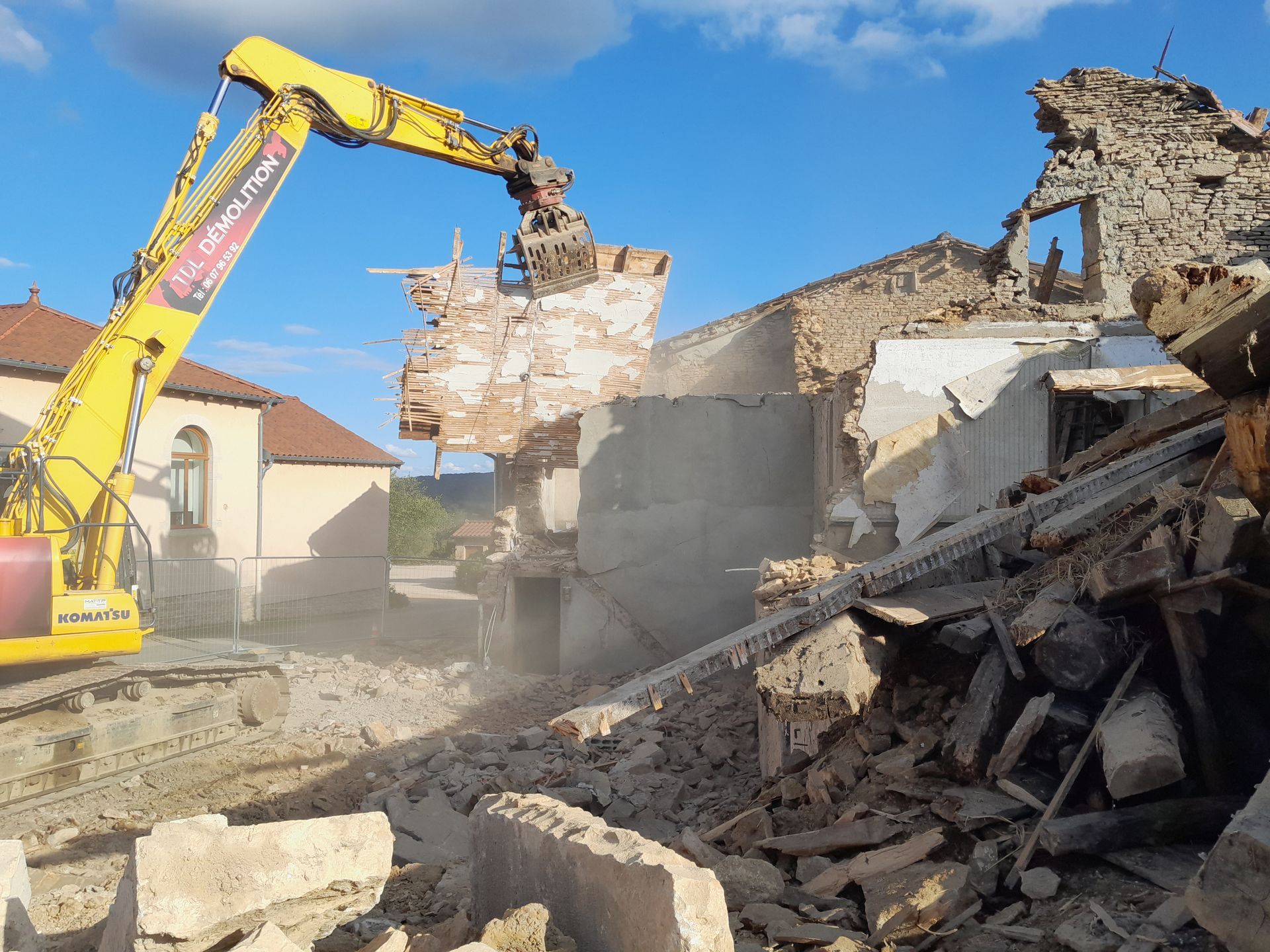Démolition d'une vieille bâtisse