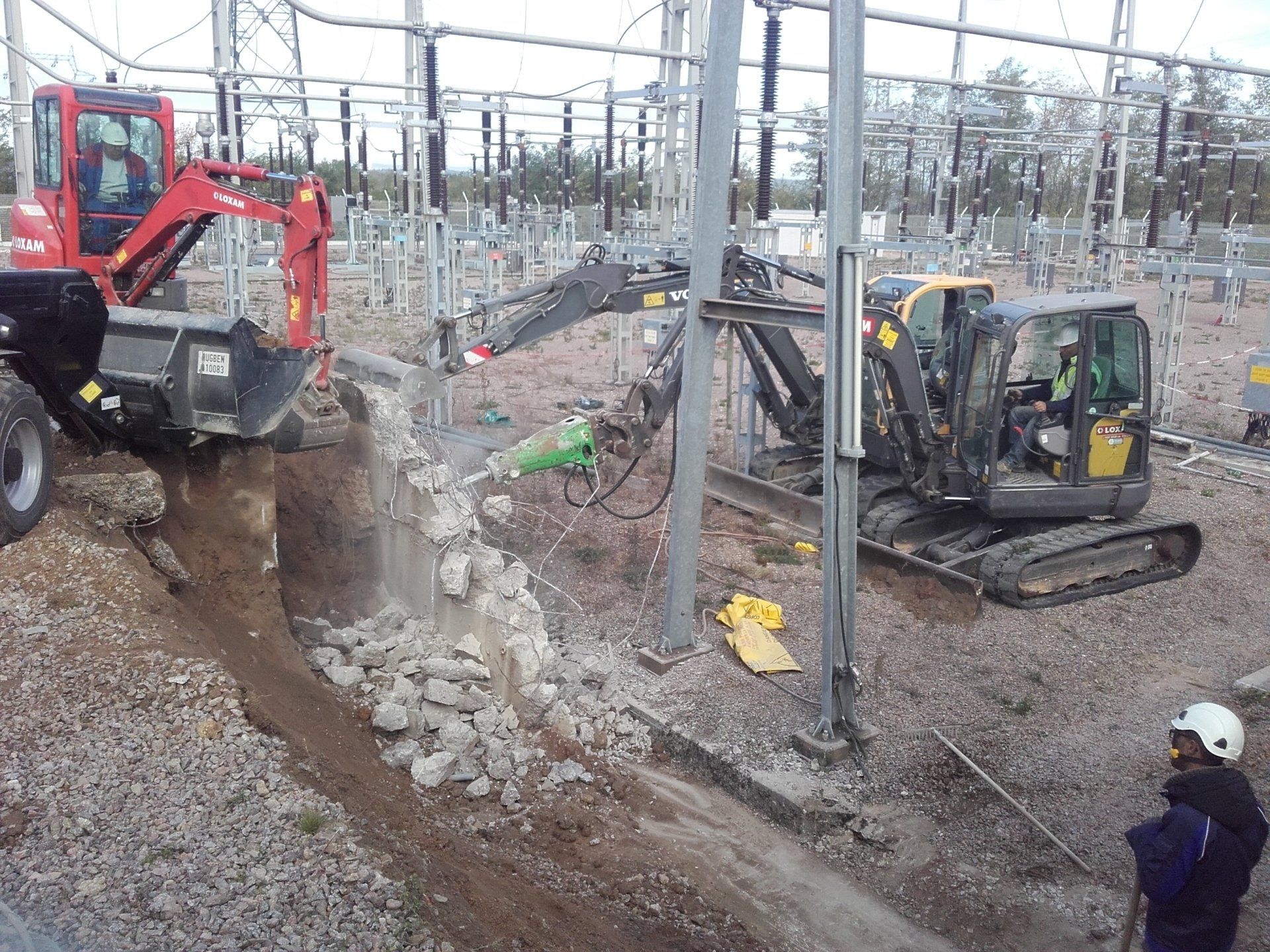 Équipe en action lors d’une démolition