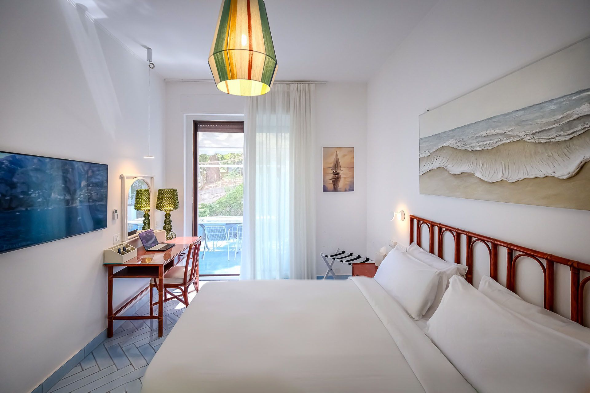 Dimora Amalfi - master bedroom with direct access to the terrace