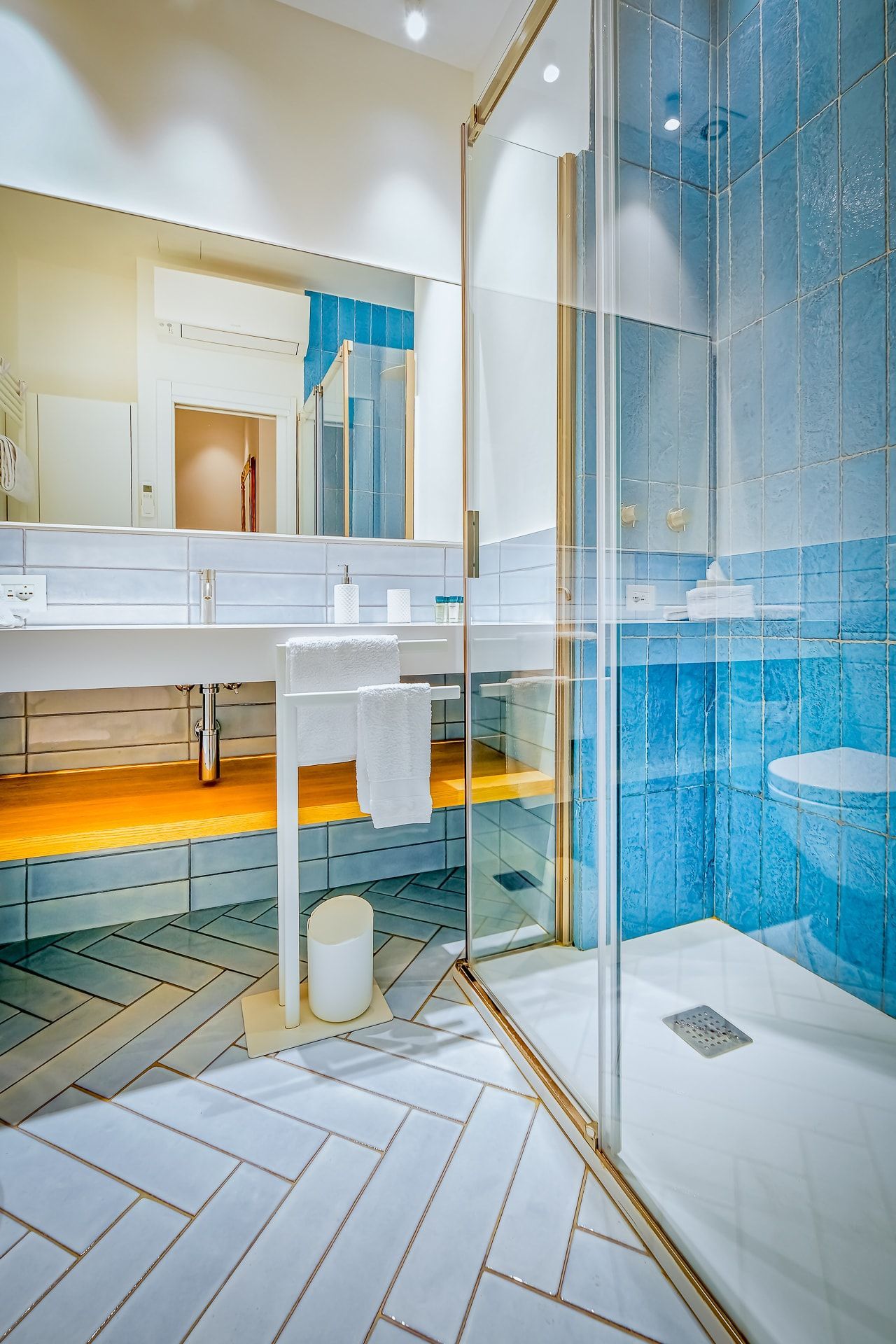 Dimora Amalfi - first bathroom