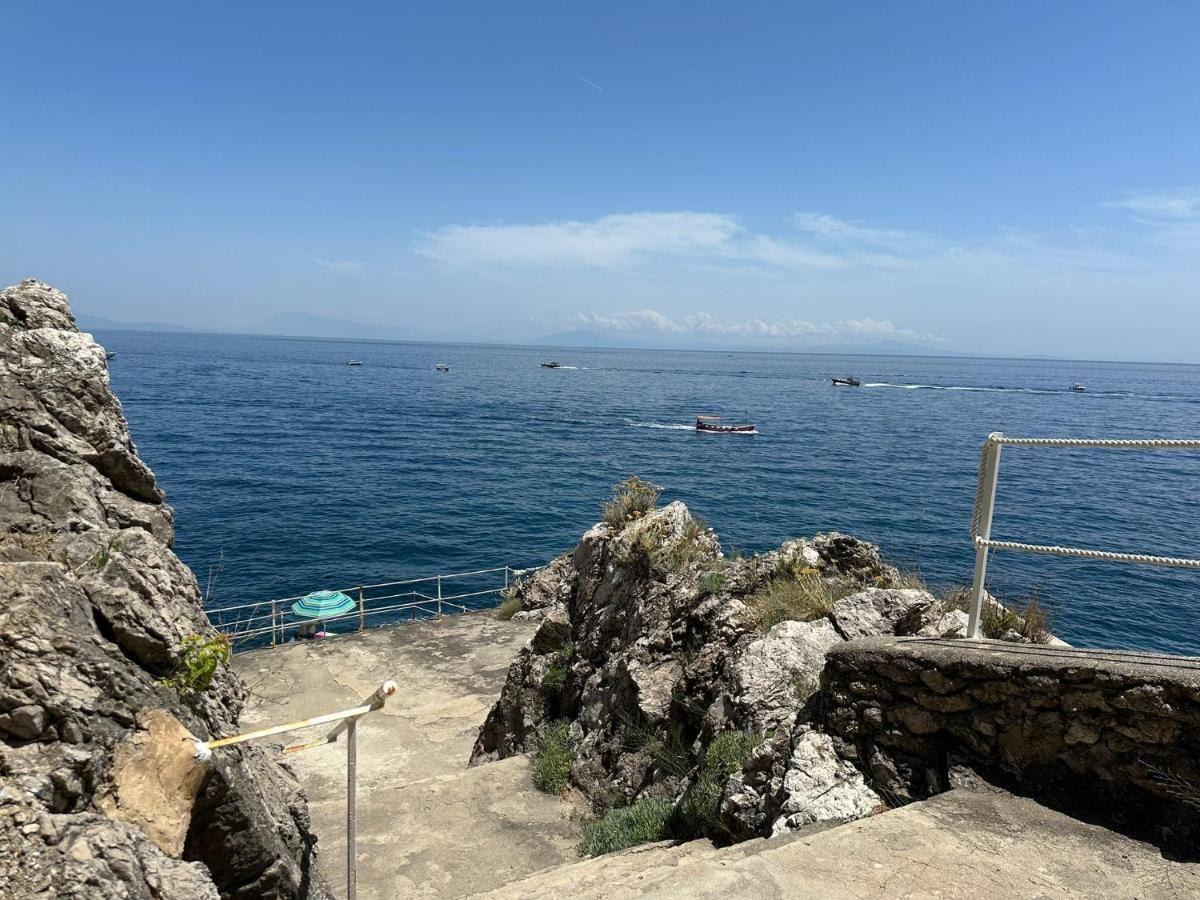 Dimora Amalfi - private cliff