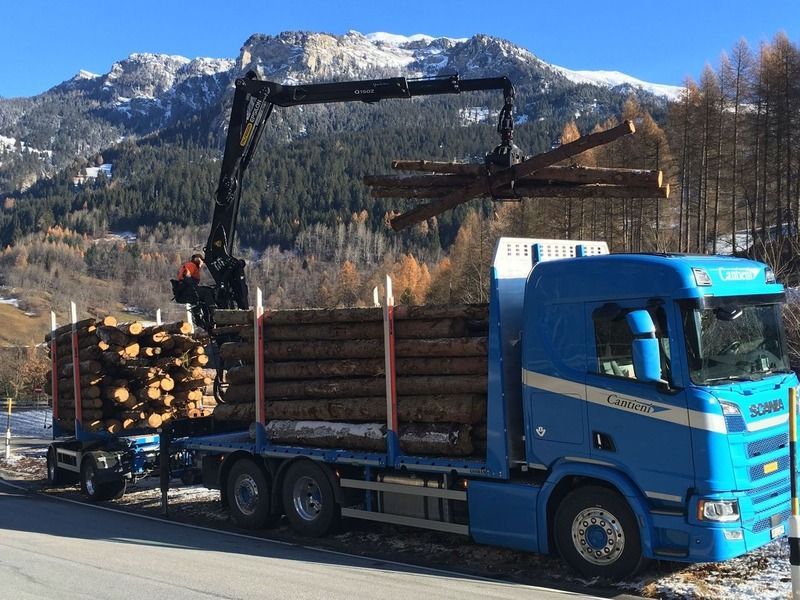 Fahrzeug der Cantieni AG Transporte und Garage