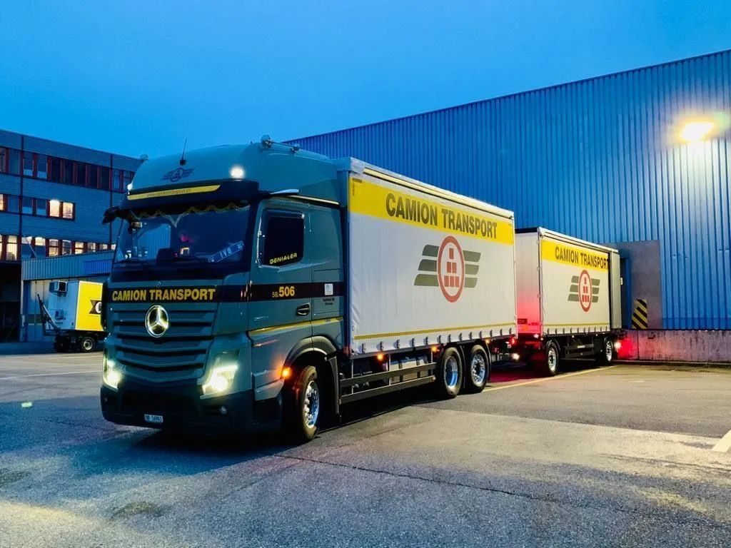 Fahrzeug der Cantieni AG Transporte und Garage