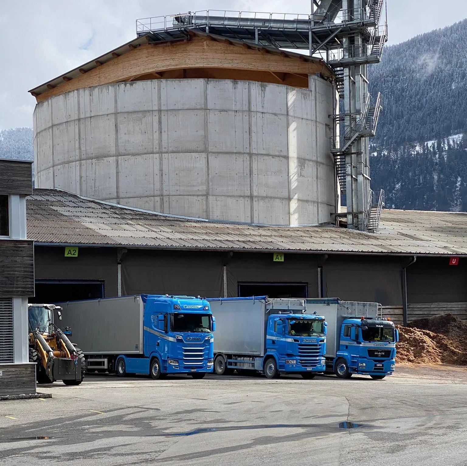 Fahrzeuge der Cantieni AG Transporte und Garage