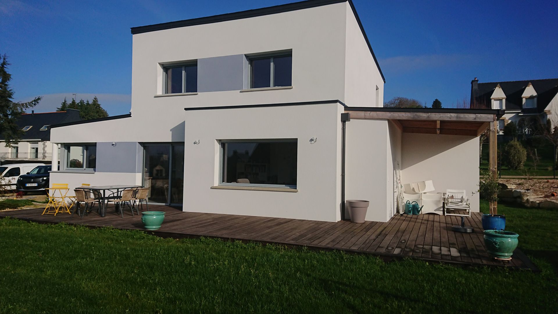 Façade  de maison côté terrasse