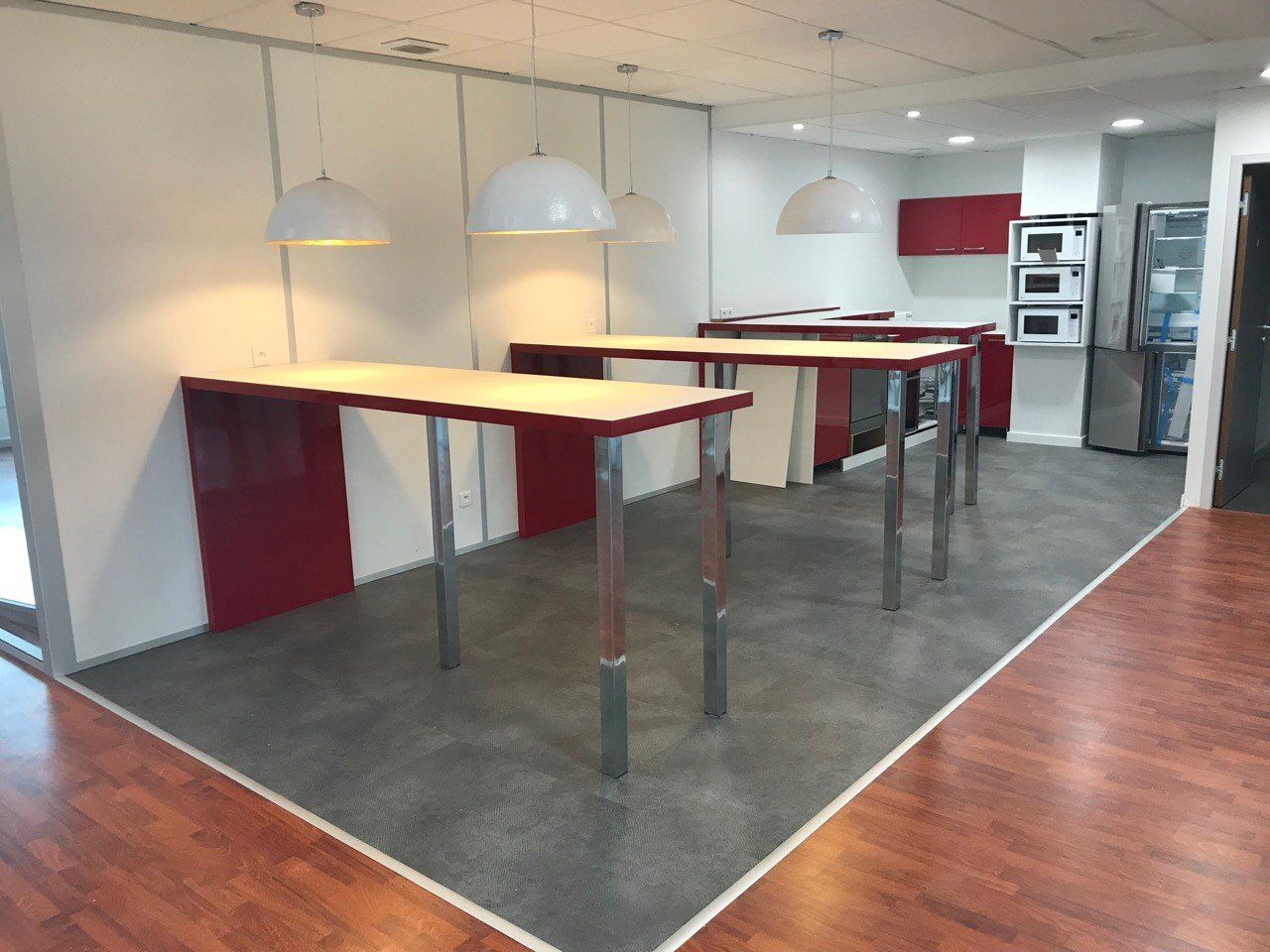 Installation d'éclairage dans des bureaux