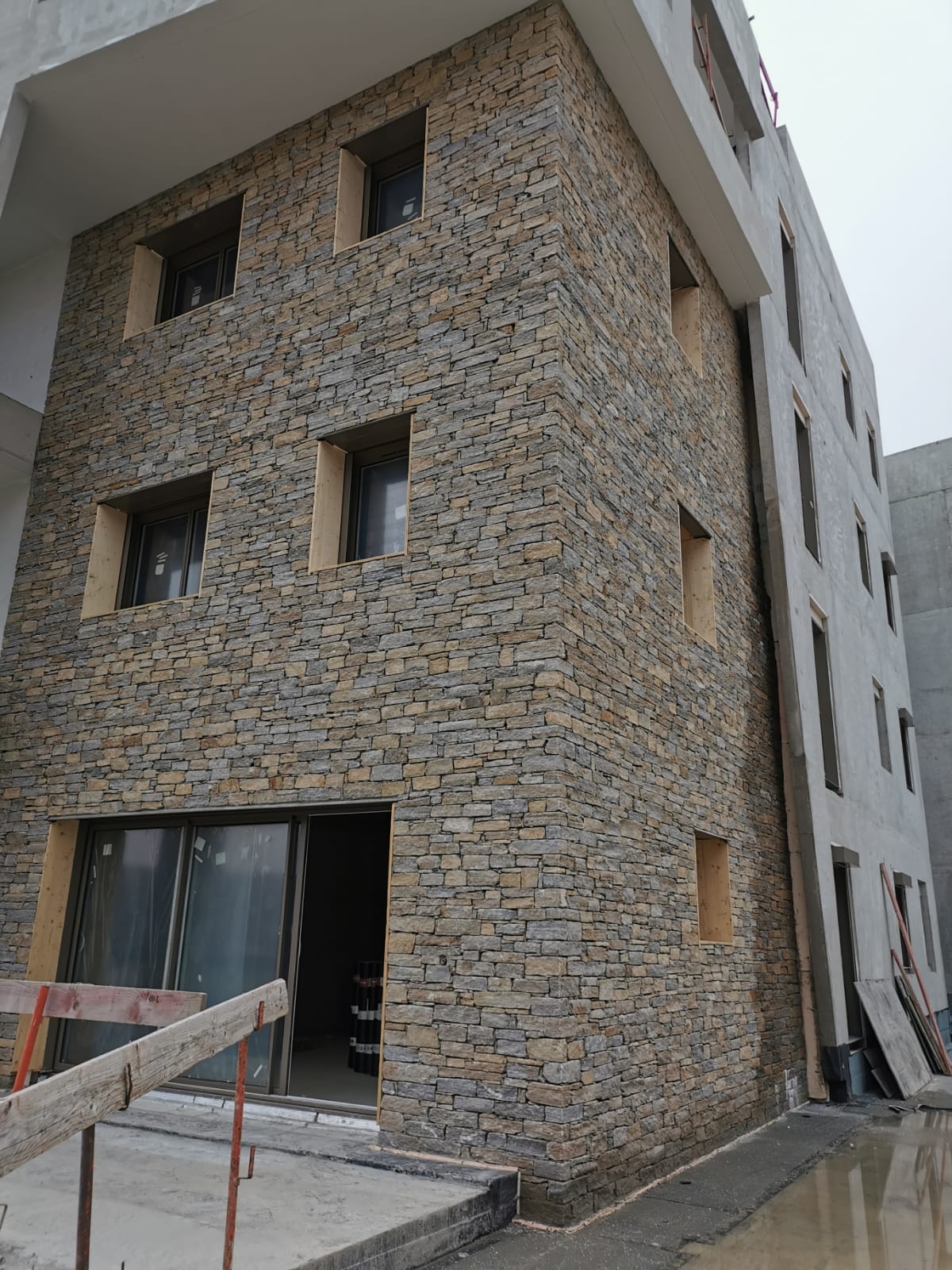 STALLION Divonnes les Bains après