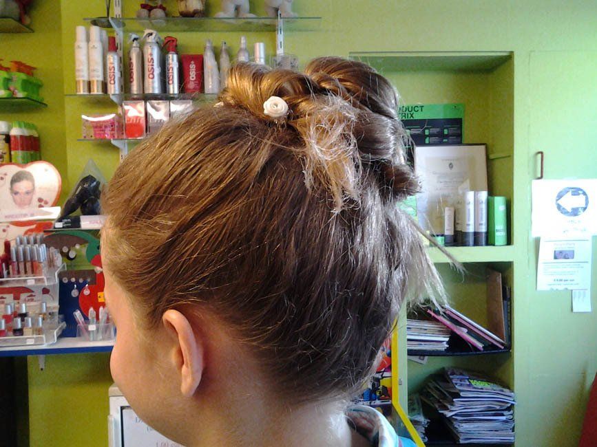 Meisje opgestoken haar