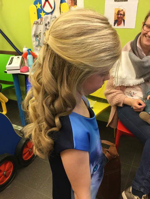 Meisje met geknipt haar