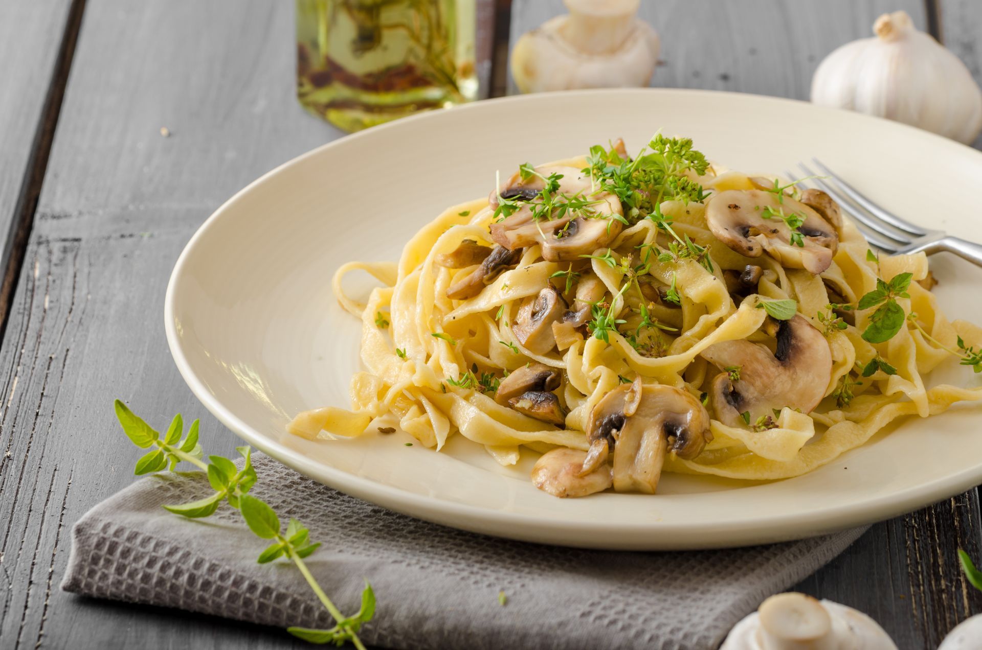 Fettuccine ai funghi con timo