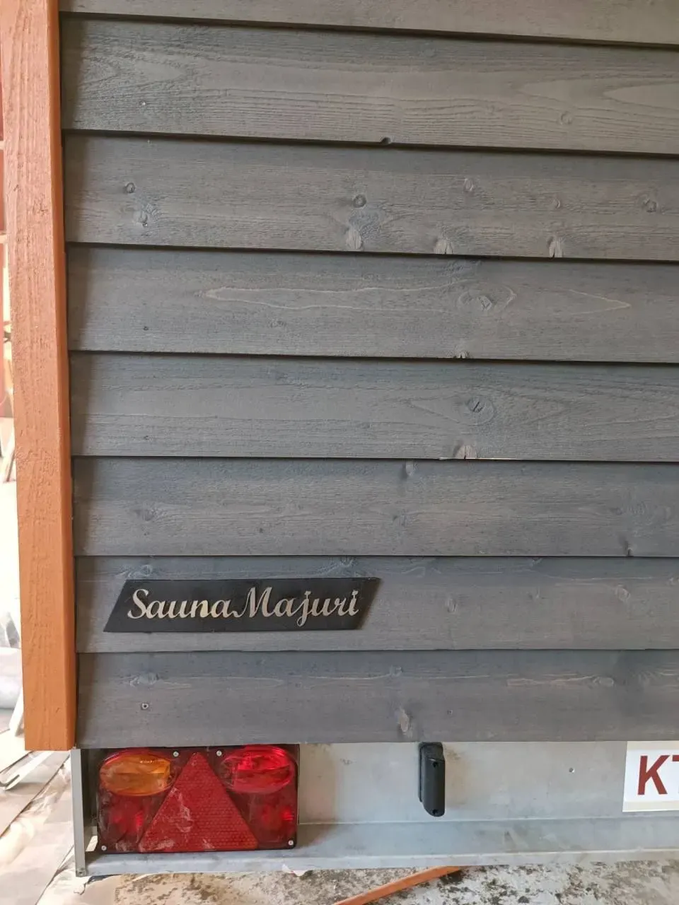 Sauna Majuri -kyltti