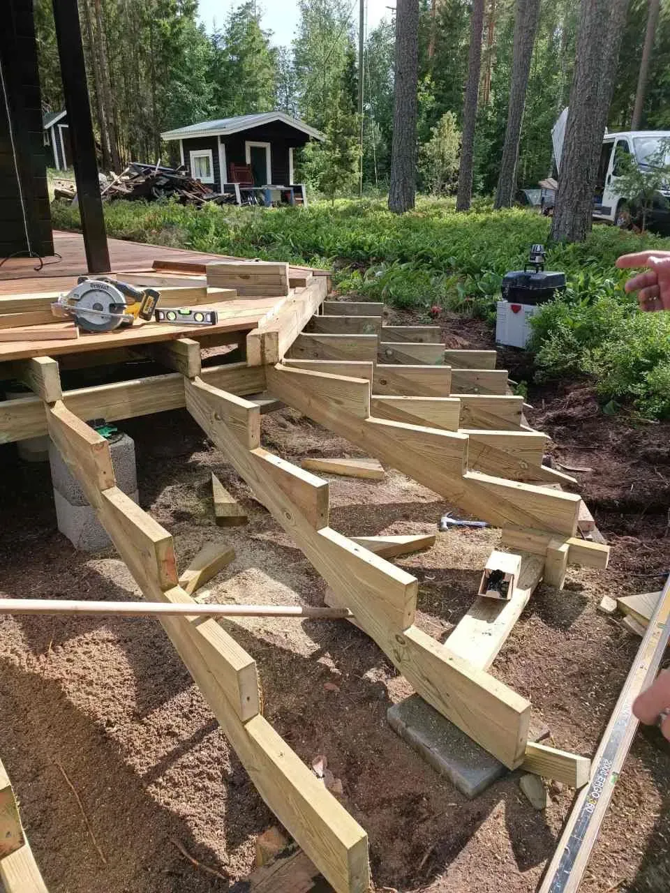 Terassin rakennustyöt