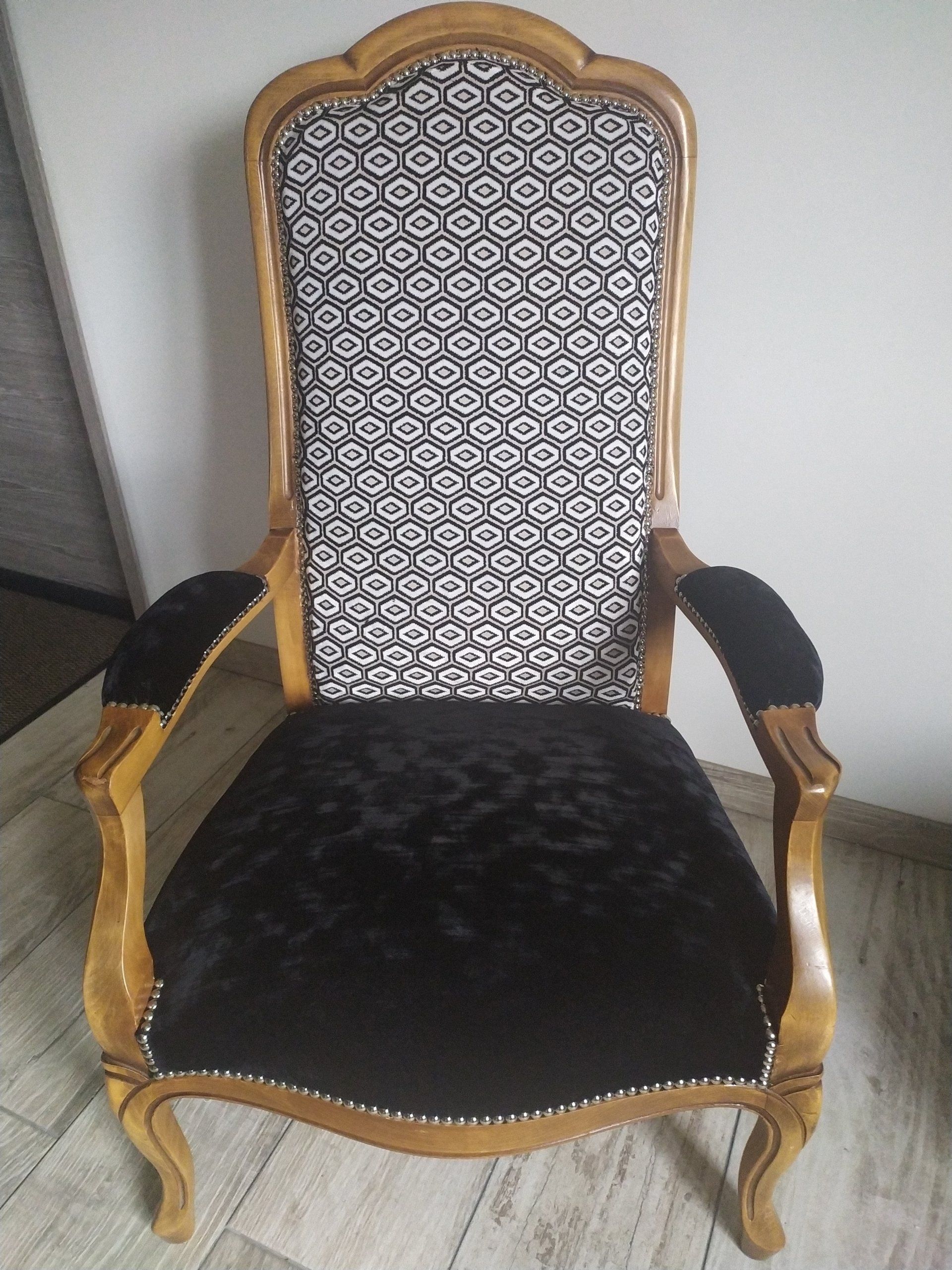 fauteuil bas assise noire