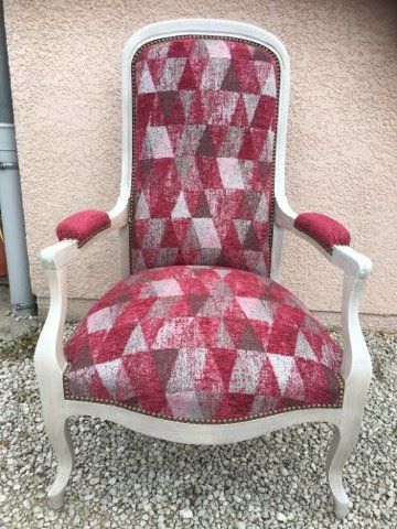 fauteuil à accoudoir rose