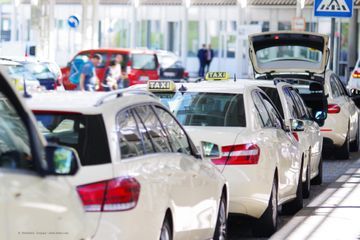 Taxis in einer Reihe