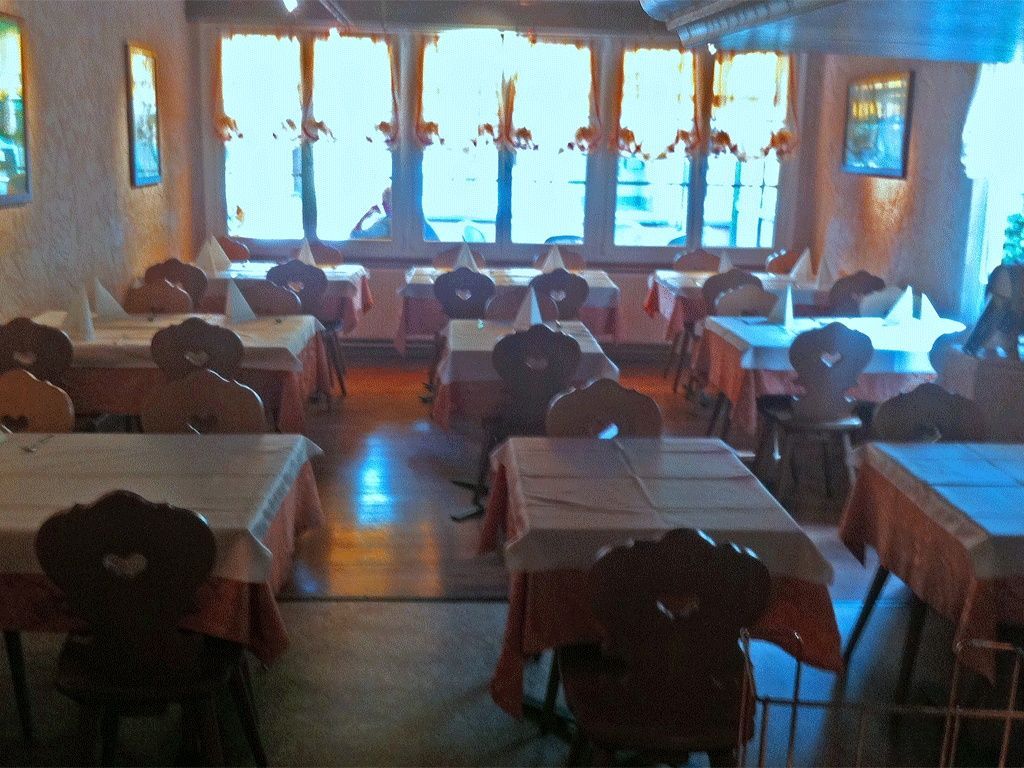 Saal - Ristorante Pizzeria Arcobaleno - Unterseen