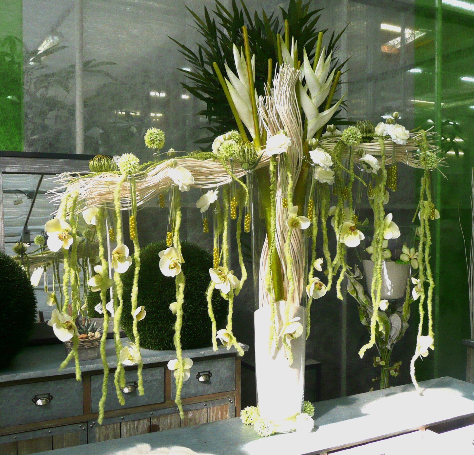 Pièce d'accueil exotique couleur blanche