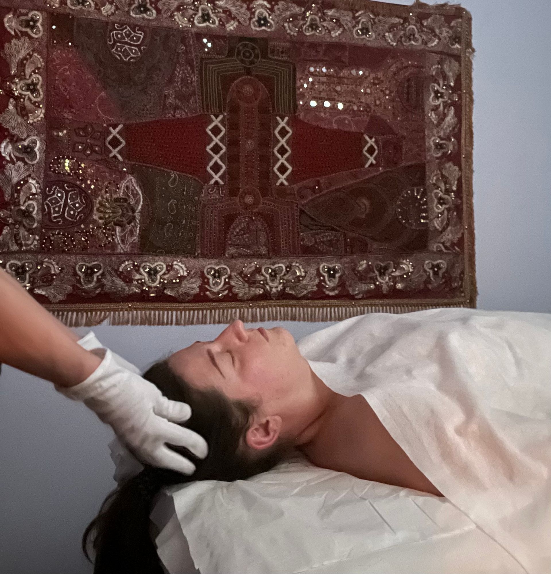 Massage crânien en cours