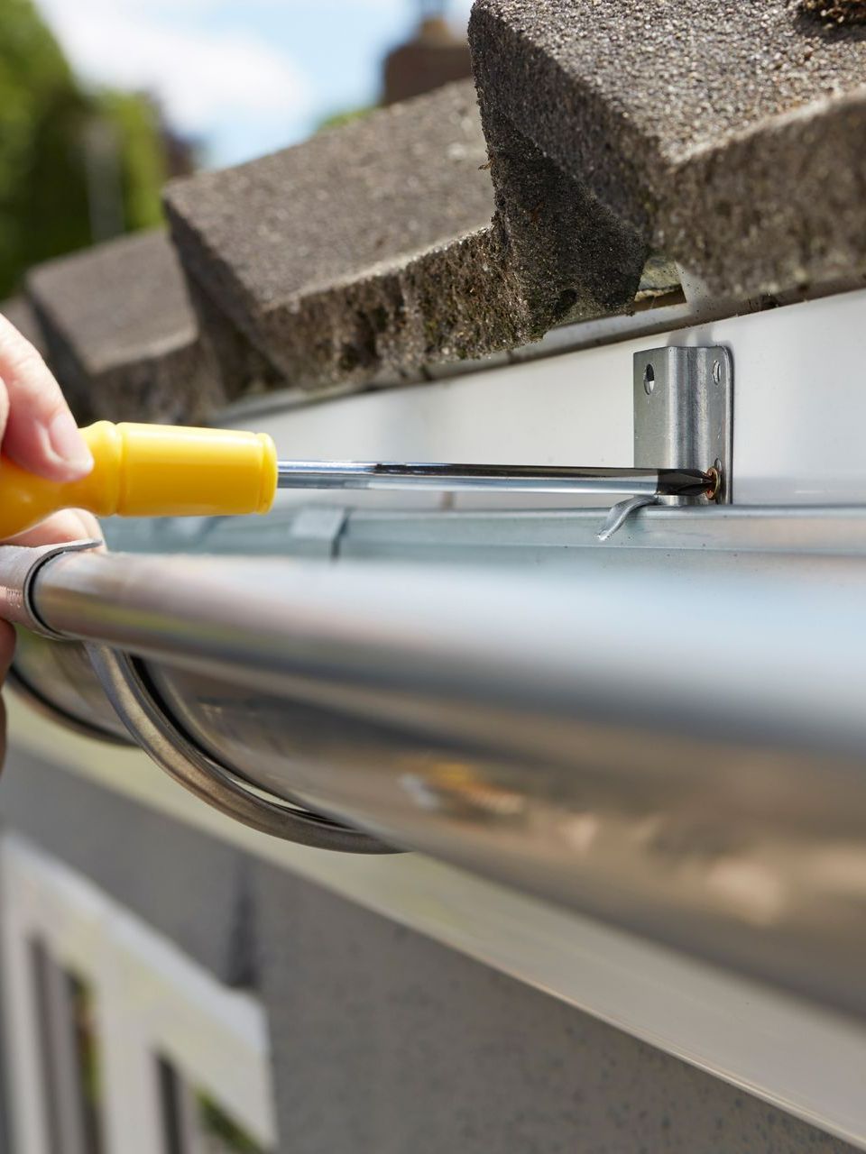 Pose d'une gouttière