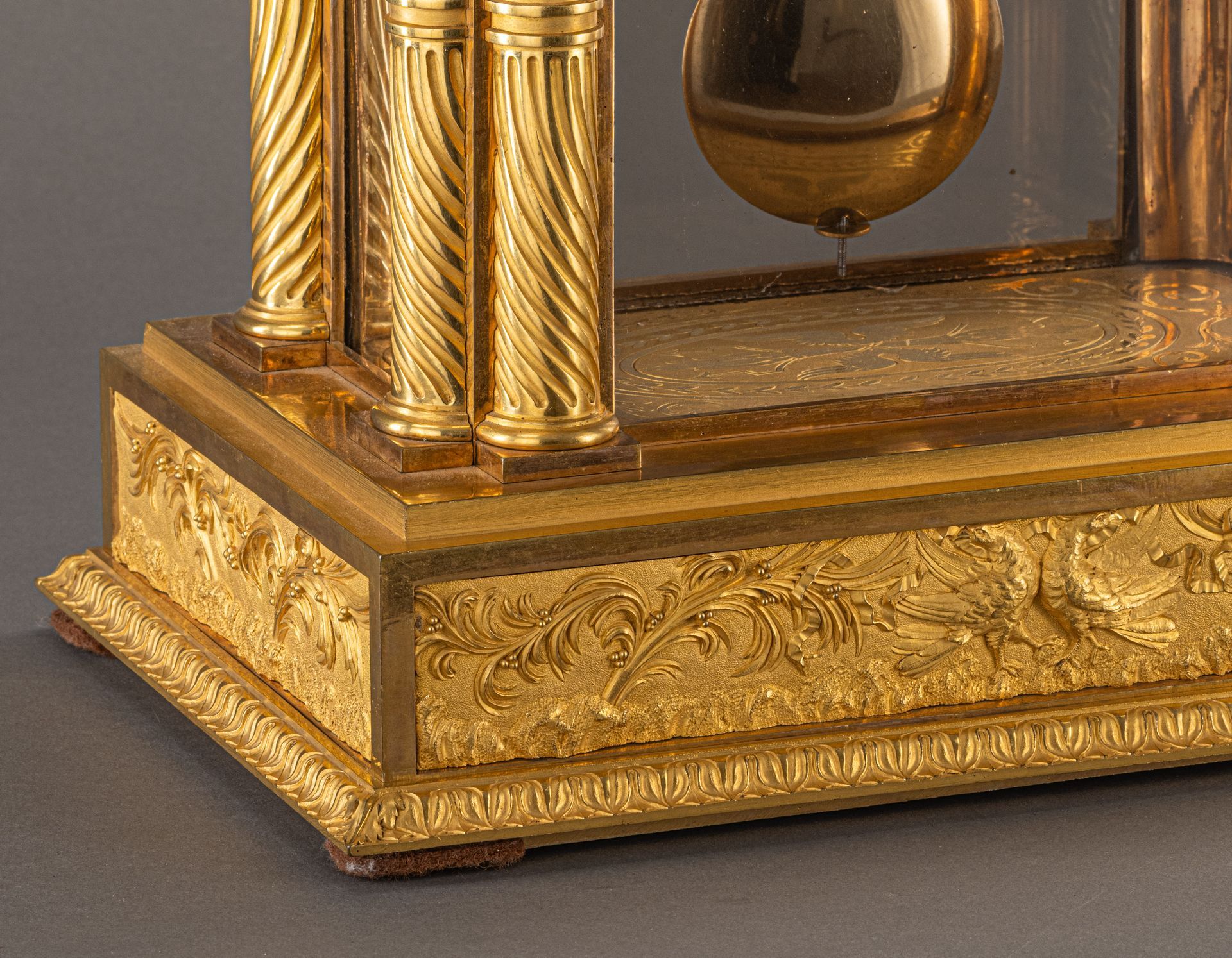 Englische Bodenstanduhr von William Gill