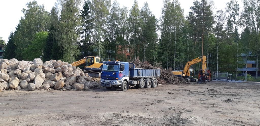 Työmaa Riihimäki 2 kpl Hyundai + Sisu