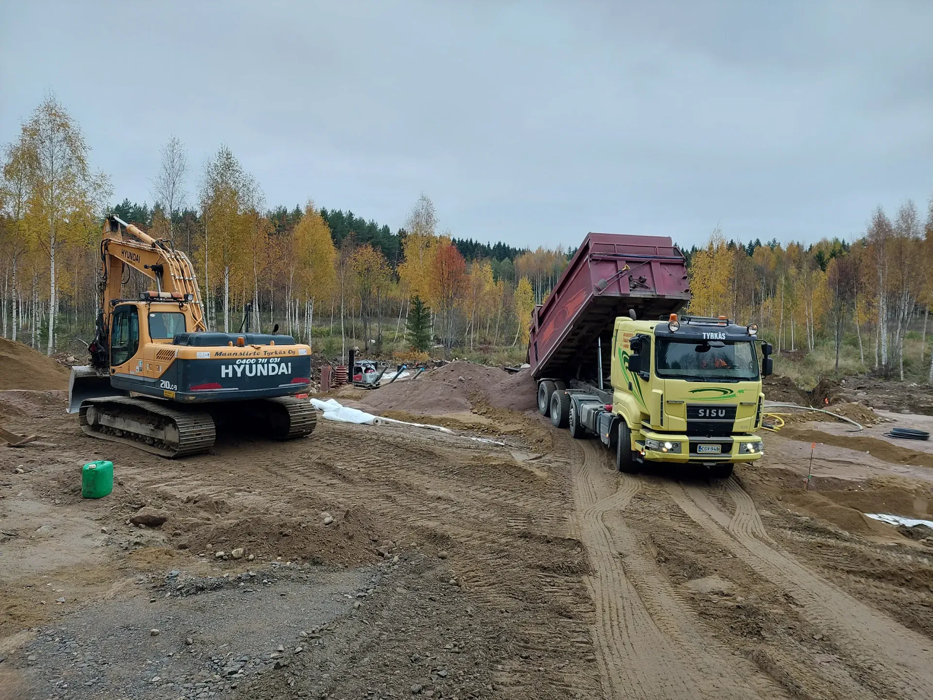Talon pohjan tekoa Janakkalassa
