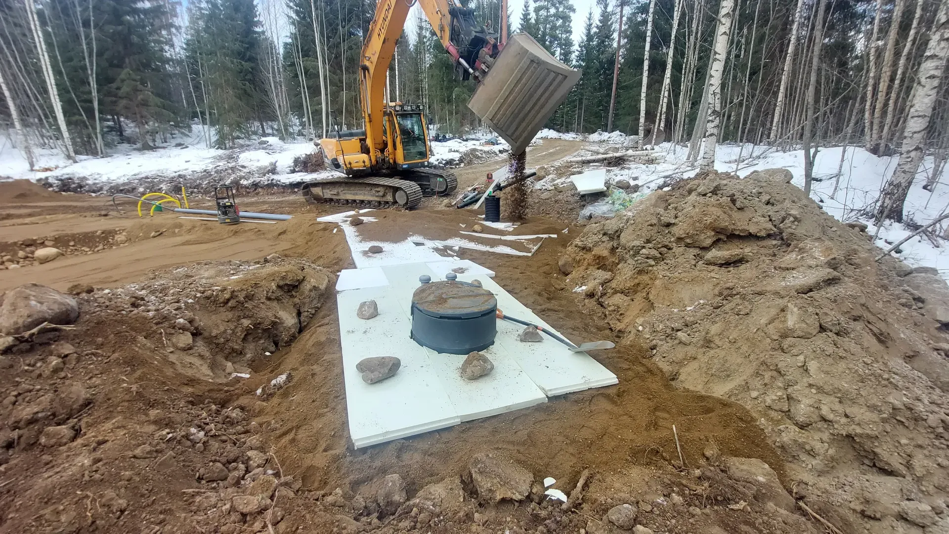 Jätevesijärjestelmän asennusta