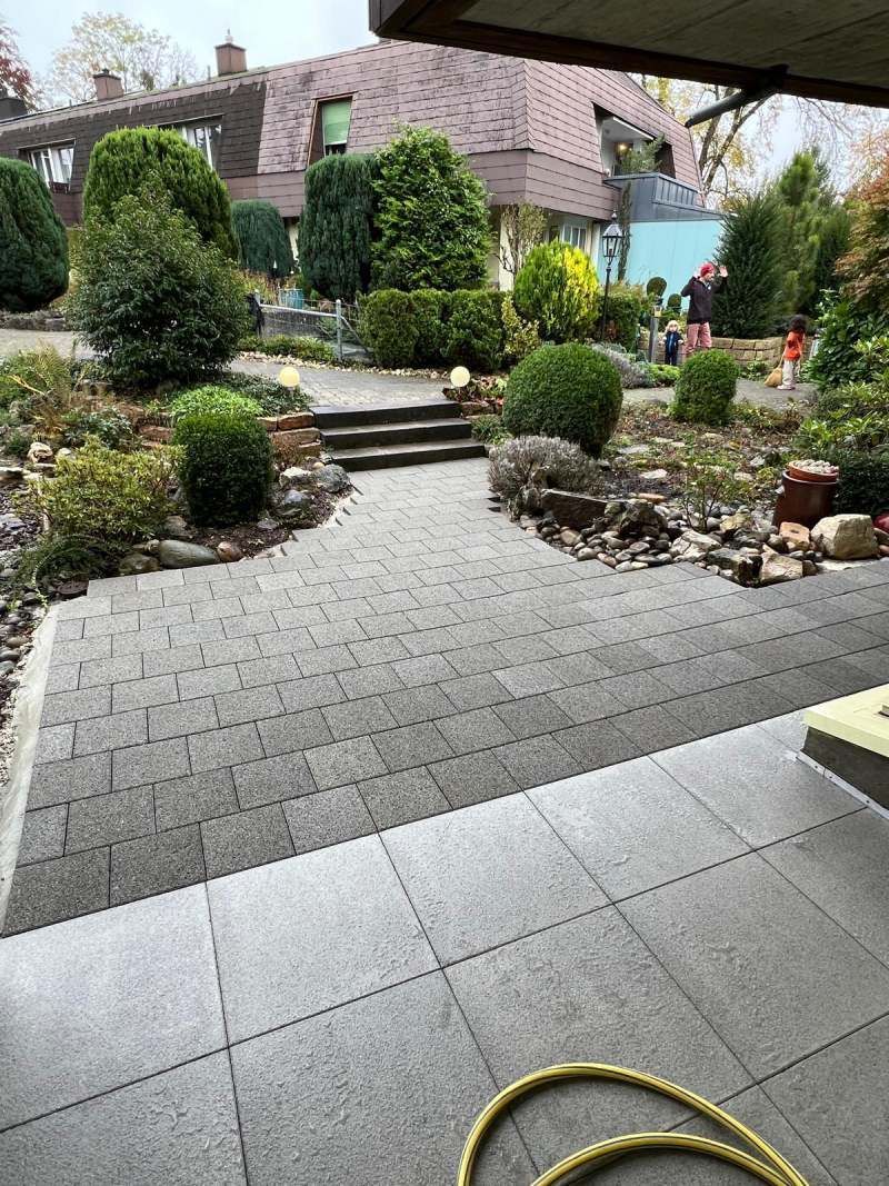 Lati Gartenbau-Gartenunterhalt