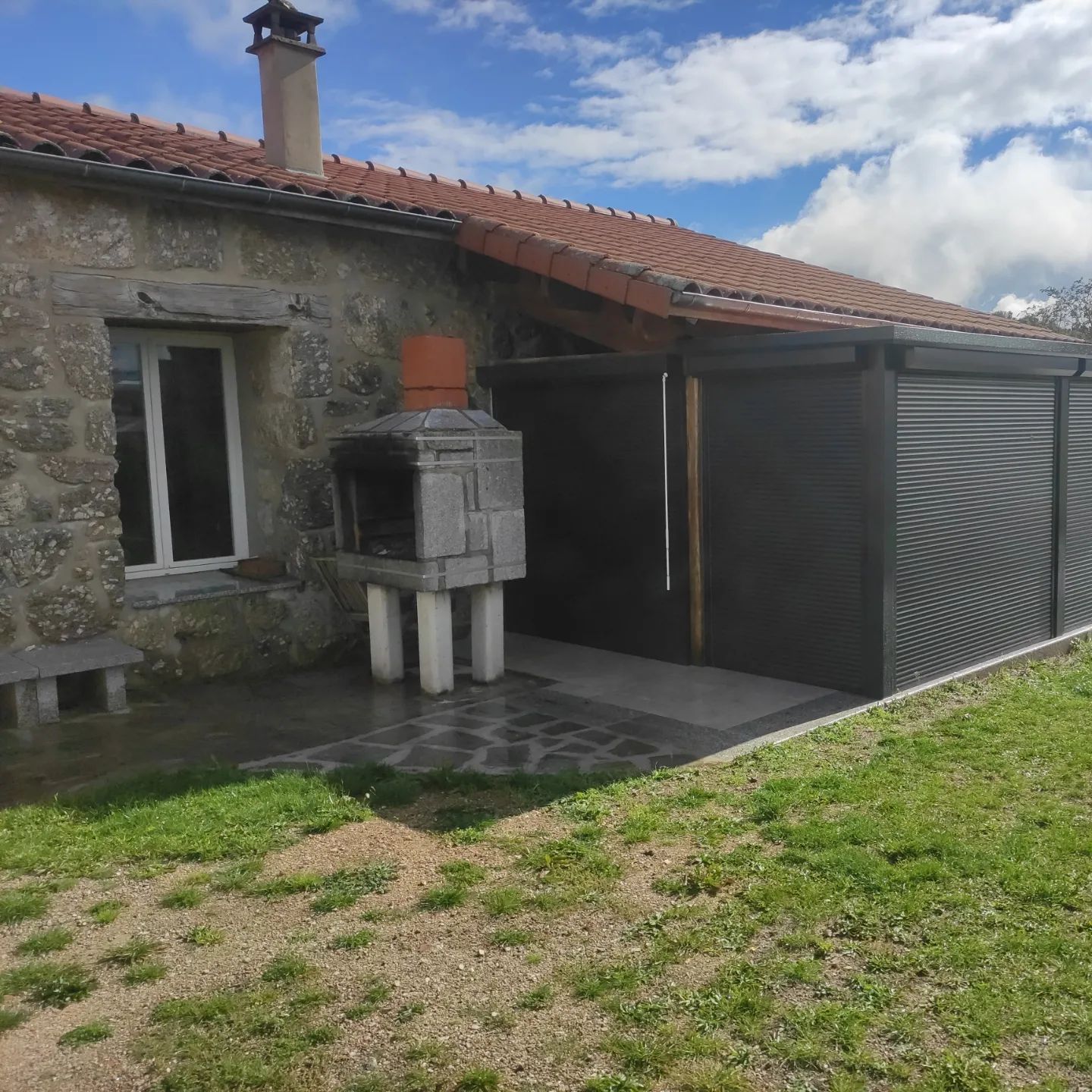 Pergola fermée et protégée