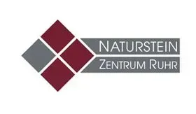 Logo des Naturstein Zentrums Ruhr: Rautenform mit grauen und kastanienbraunen Quadraten, Text in Grau.
