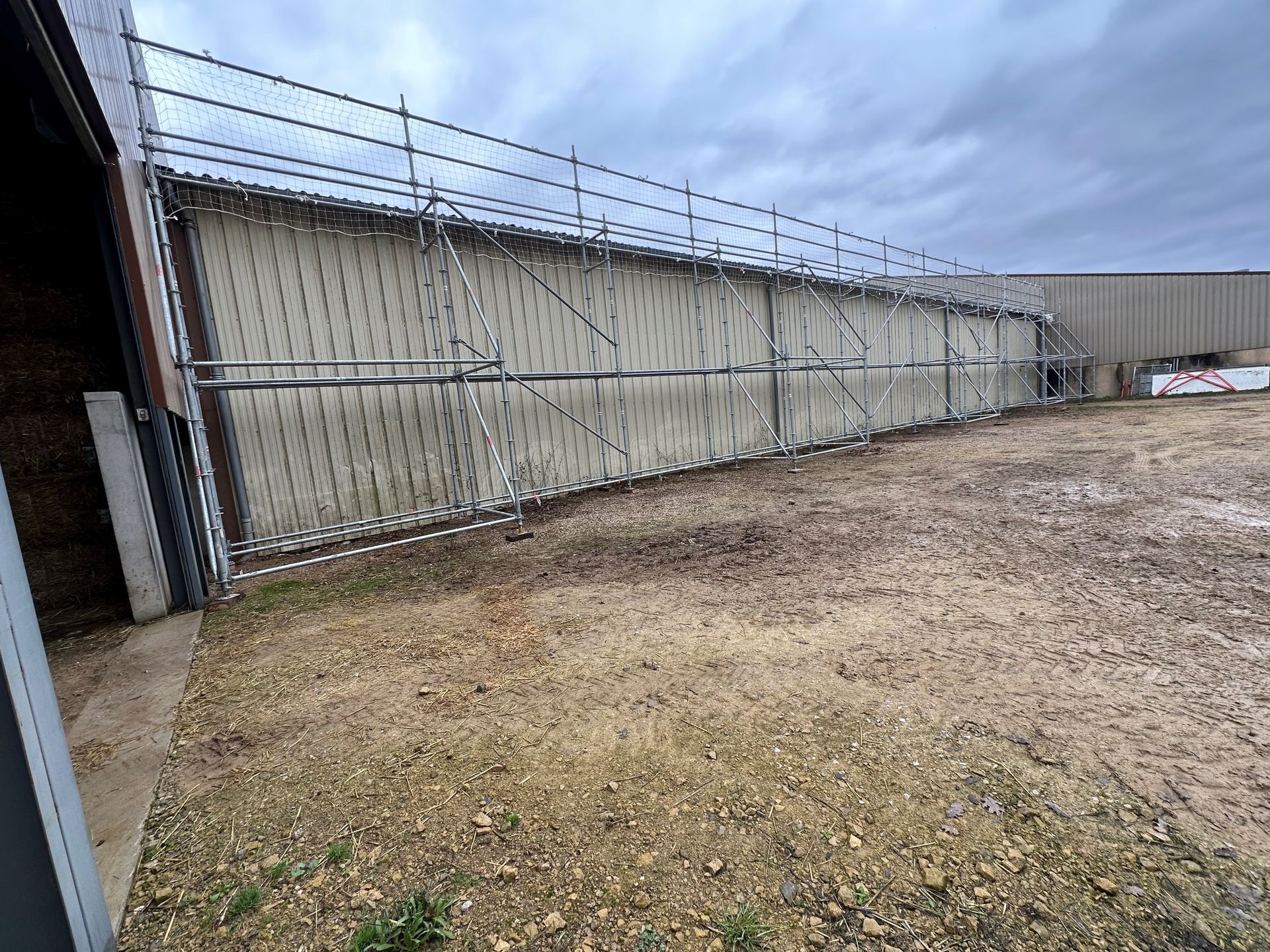 Grand échafaudage en largeur