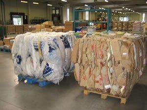 Balles de carton et de plastique