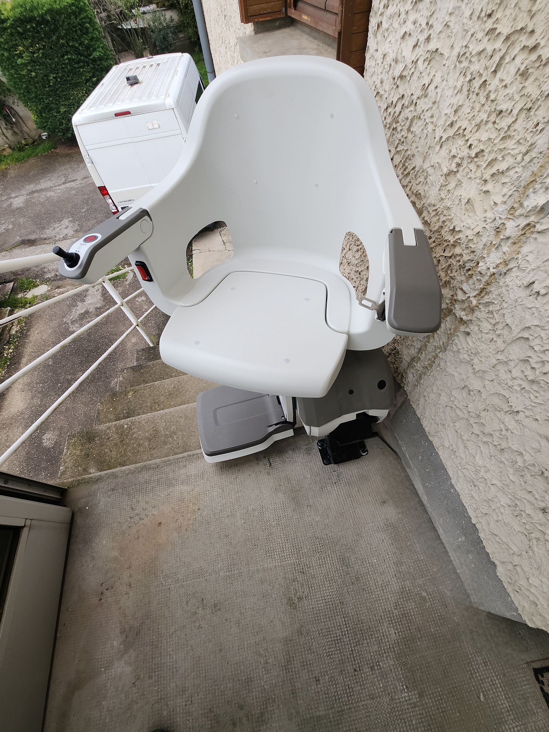 Siège de monte-escalier d'extérieur.