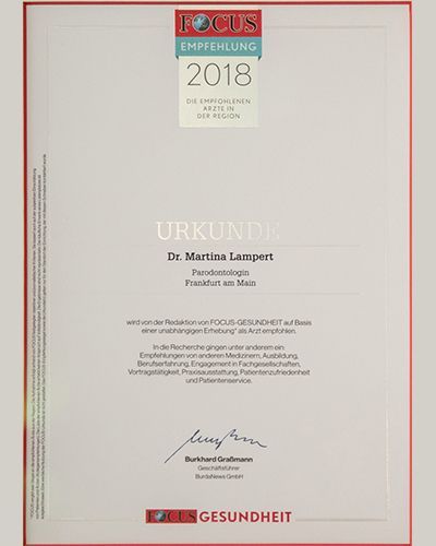 Zahnärztin Dr. med. dent. Martina Lampert, Frankfurt am Main, Zentrum, Holzhausenviertel, Eschersheimer Tor Landstraße, Team, professionell, Behandlungsablauf, Implantologie, Parodontologioe, Oralchirurgie, Qualitätsmanagement, Prophylaxehelferin, OP-Assistenz, Curriculum Vitae, Zertifikate, Publikationen, Mitgliedschaften