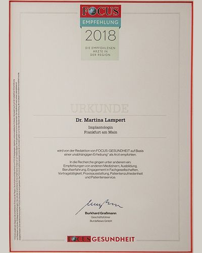 Zahnärztin Dr. med. dent. Martina Lampert, Frankfurt am Main, Zentrum, Holzhausenviertel, Eschersheimer Tor Landstraße, Team, professionell, Behandlungsablauf, Implantologie, Parodontologioe, Oralchirurgie, Qualitätsmanagement, Prophylaxehelferin, OP-Assistenz, Curriculum Vitae, Zertifikate, Publikationen, Mitgliedschaften
