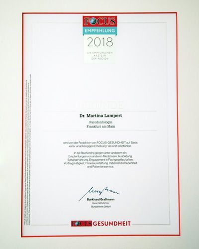 Zahnärztin Dr. med. dent. Martina Lampert, Frankfurt am Main, Zentrum, Holzhausenviertel, Eschersheimer Tor Landstraße, Team, professionell, Behandlungsablauf, Implantologie, Parodontologioe, Oralchirurgie, Qualitätsmanagement, Prophylaxehelferin, OP-Assistenz, Curriculum Vitae, Zertifikate, Publikationen, Mitgliedschaften