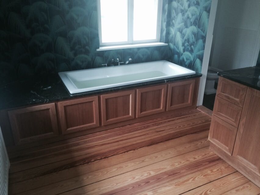 Innenausbau – Wannenverkleidung