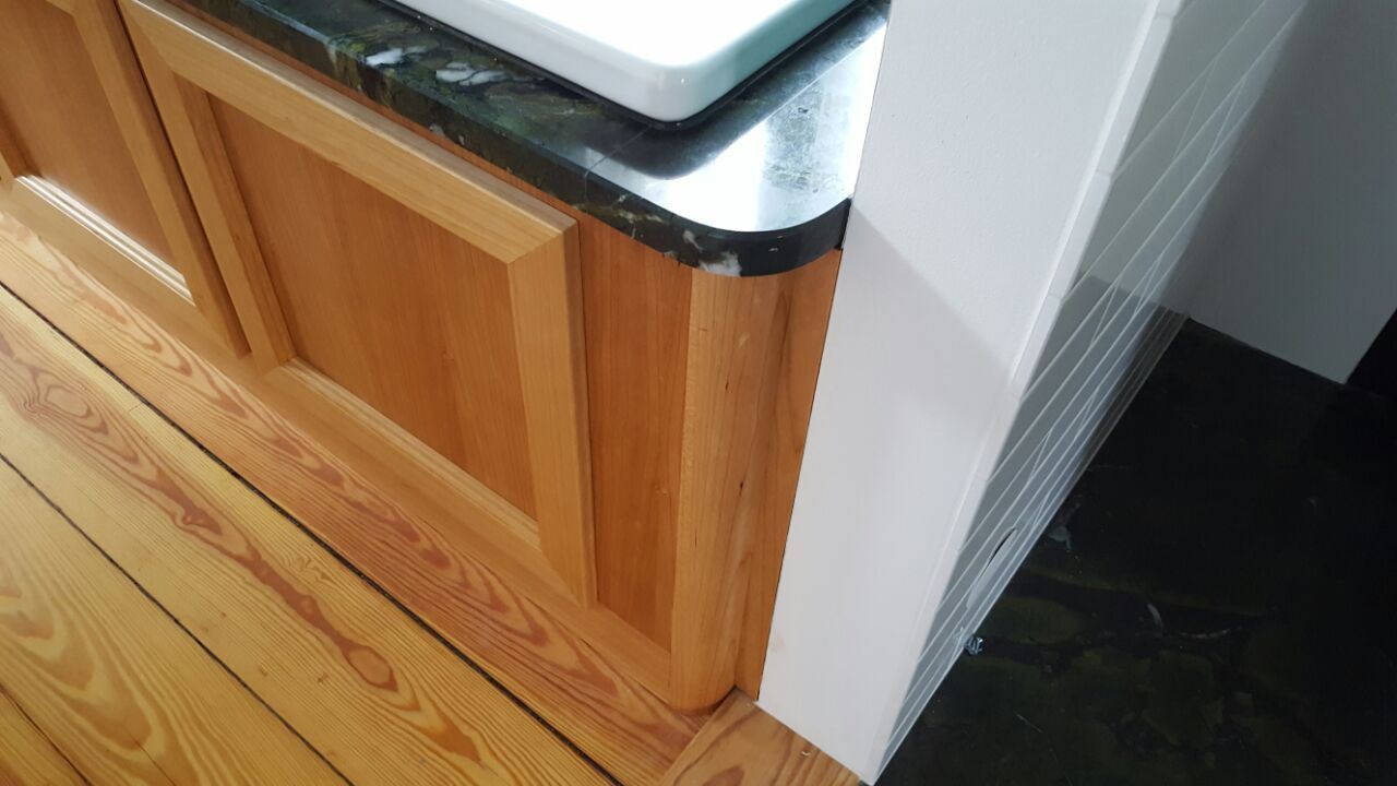 Innenausbau – Wannenverkleidung