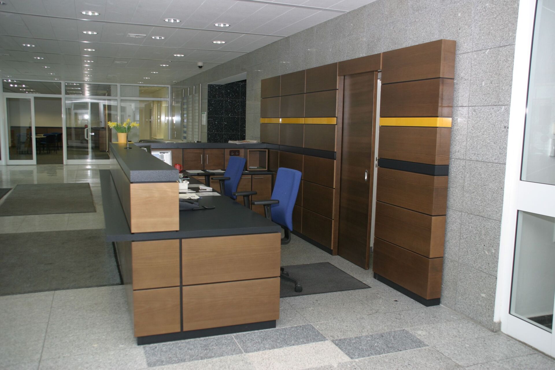 Innenausbau – Tresen & Eingangsbereich BStU Berlin