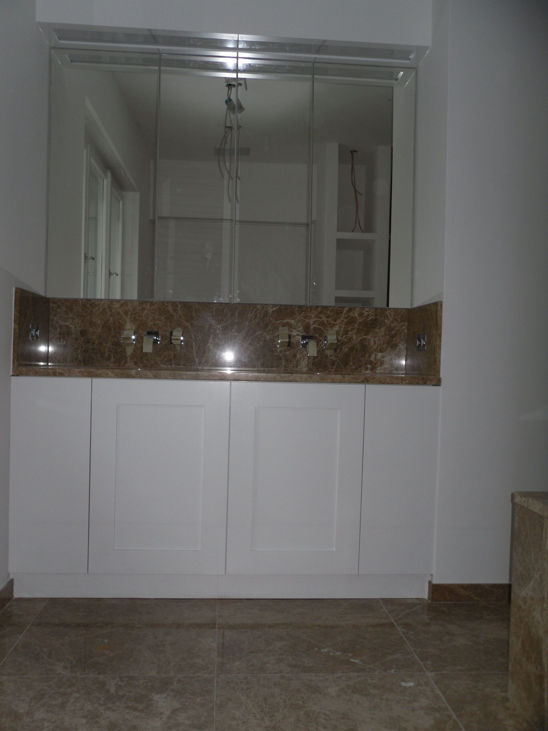 Innenausbau – Badschrank