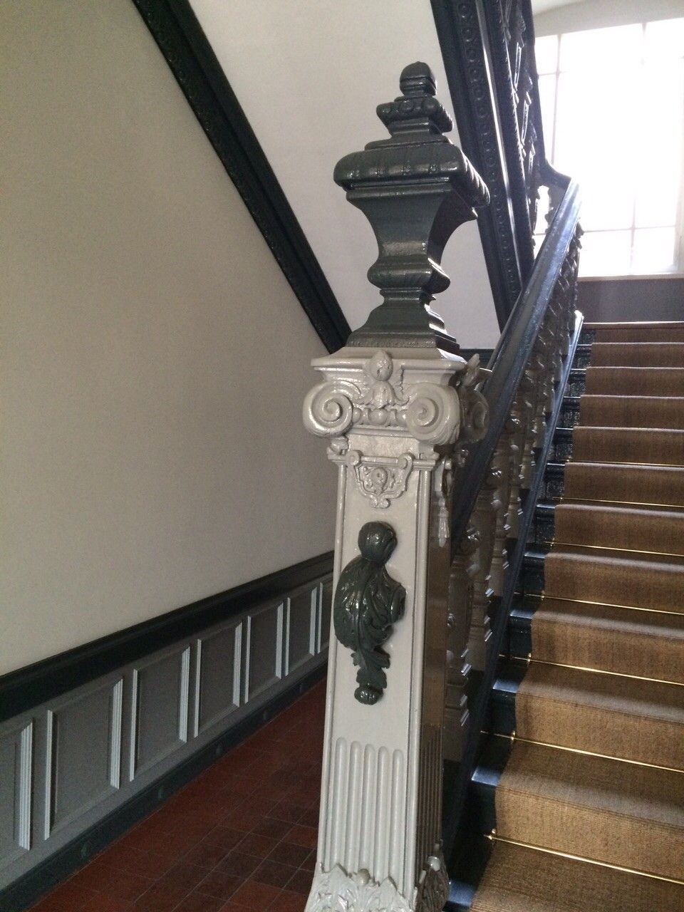 Nachbau & Restauration – Treppensanierung Schiffbauerdamm Berlin