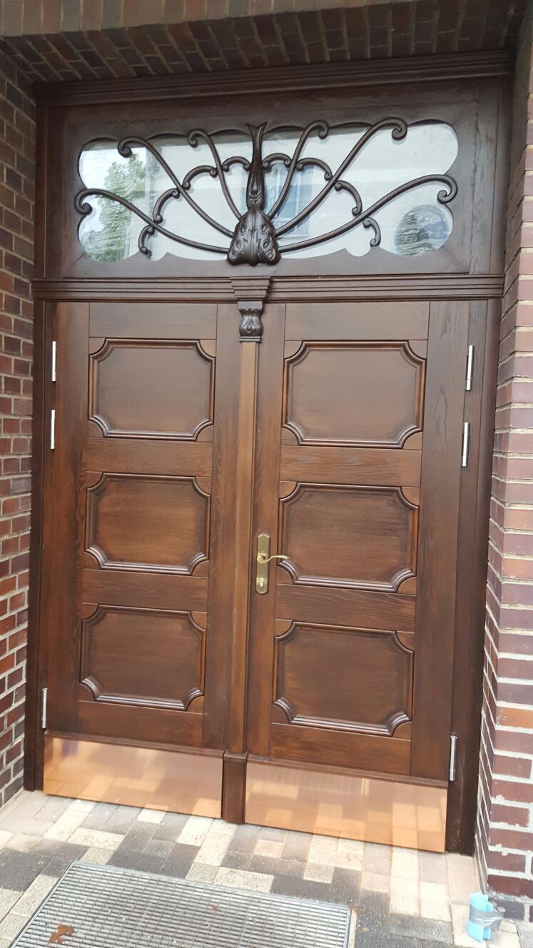 Neuherstellung von Außentüren – Kirche Zwickau