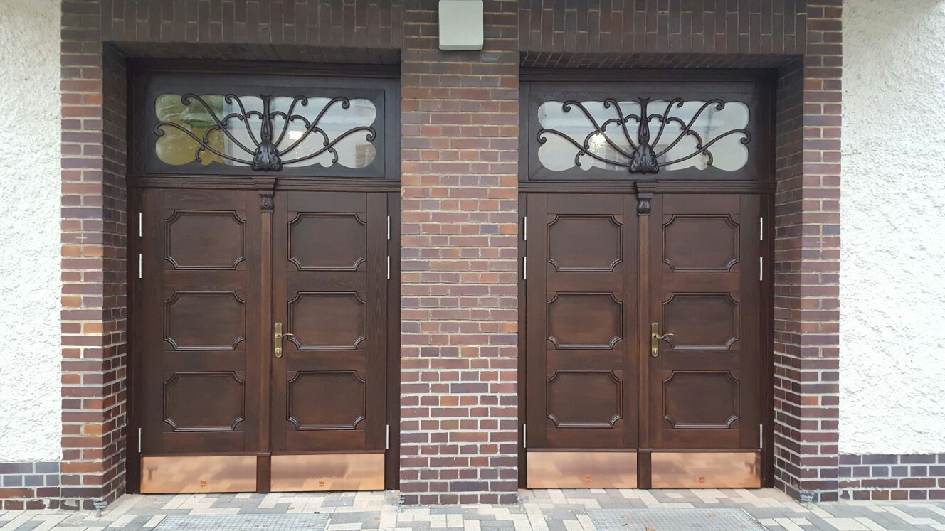 Neuherstellung von Außentüren – Kirche Zwickau